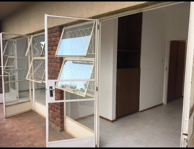 2 BEDROOM APARTMENT TO LET IN PIETERMARITZBURG CENTRAL